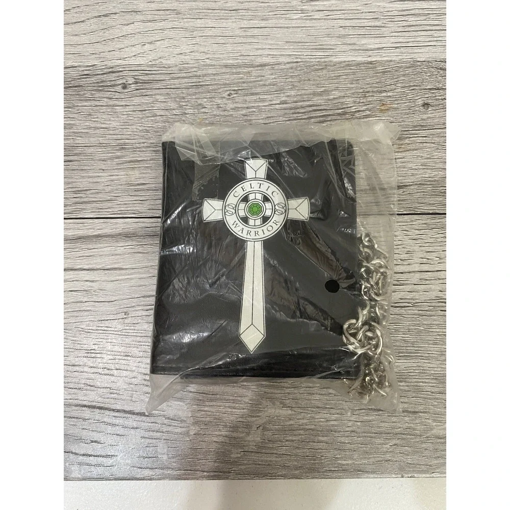 WWE‎ Sheamus Leather Wallet & Chain NOS - Picture 3 of 4
